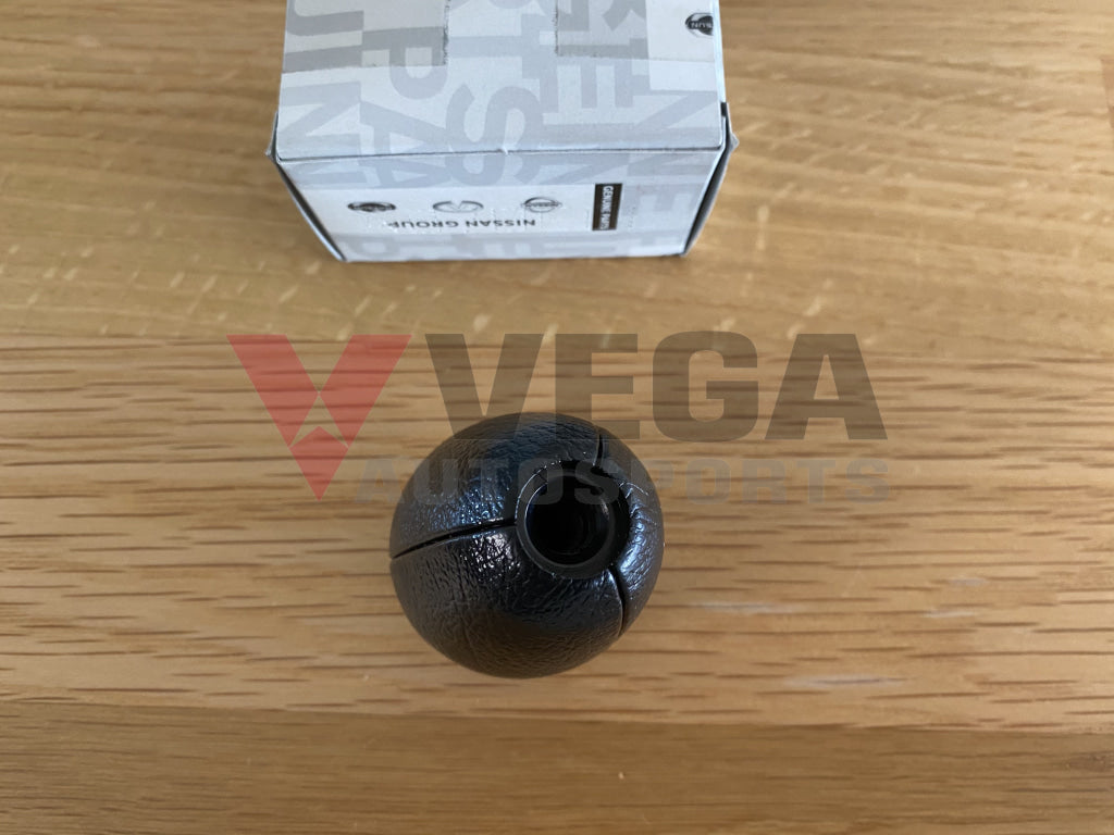 5 Speed Shift Knob to suit Nissan 240Z / 260Z / 280Z. DATSUN 1200 - Vega Autosports