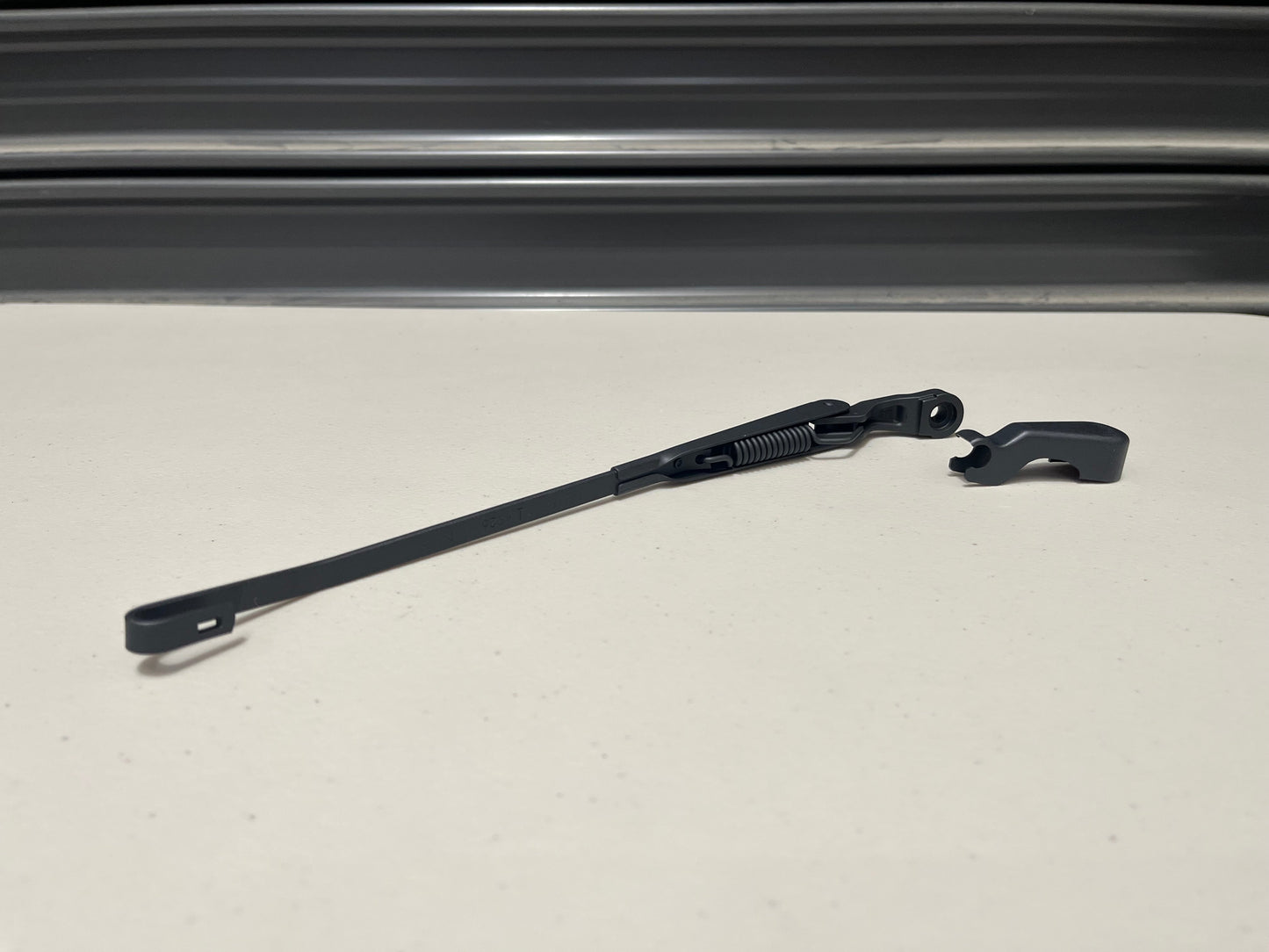 Rear Wiper Arm To Suit Mitsubishi Lancer Evolution 1 / 2 3 Cd9A Ce9A Mb882318 *Discontinued*