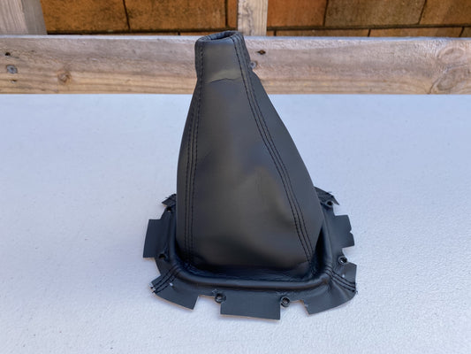 Shift Boot Black to suit Subaru 98-02 Forester / 99-01 Impreza WRX - Vega Autosports