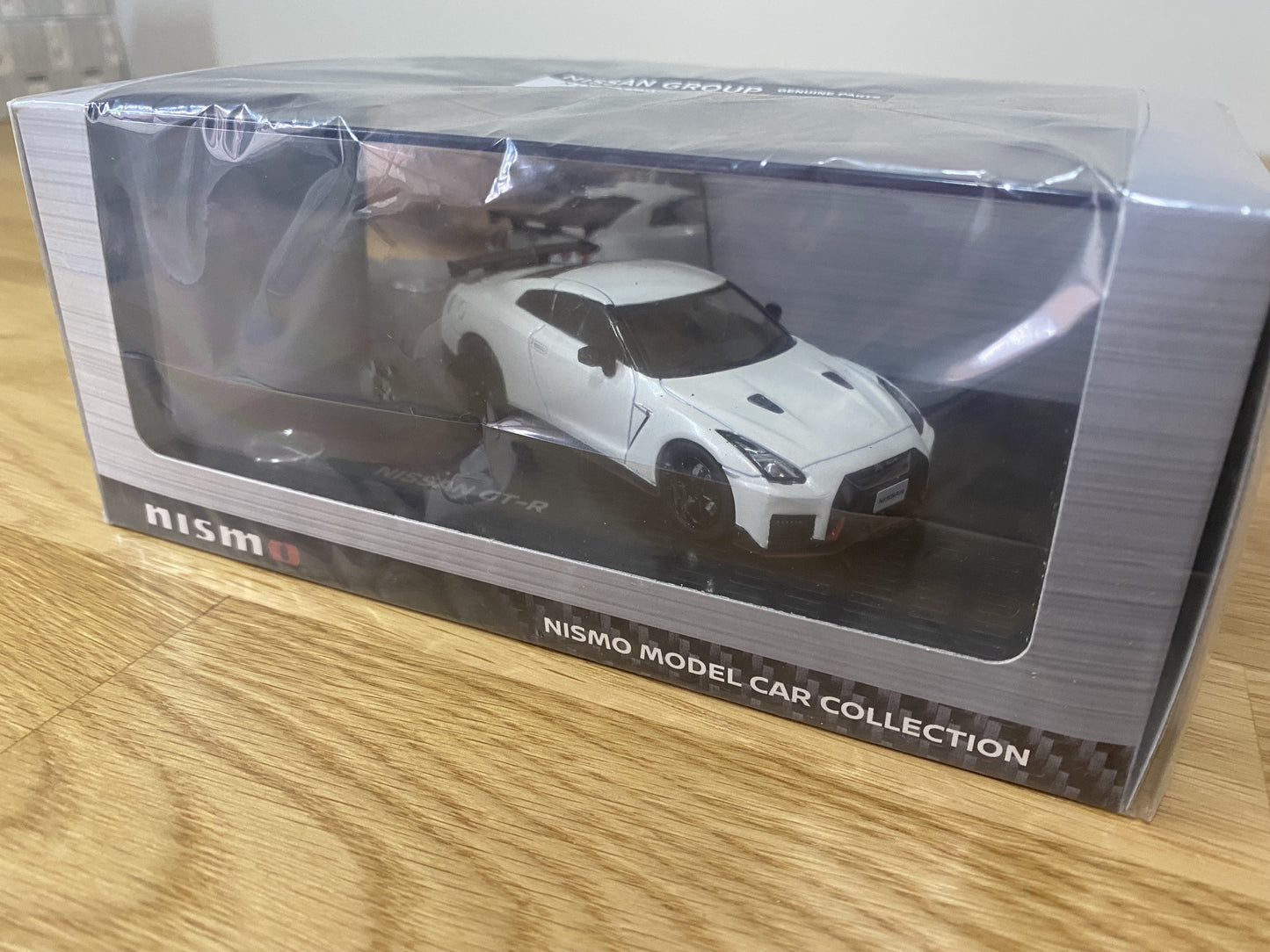 Genuine Nissan Skyline R35 Gtr - Nismo White 1:43 Model Merchandise