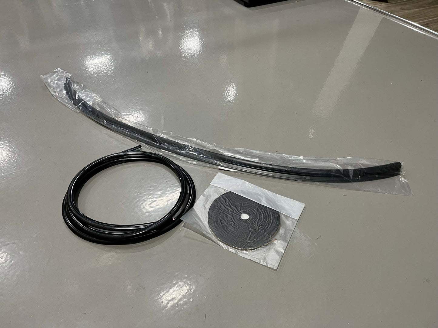 Rear Windscreen Fitting Kit To Suit Nissan Silvia S14 Exterior