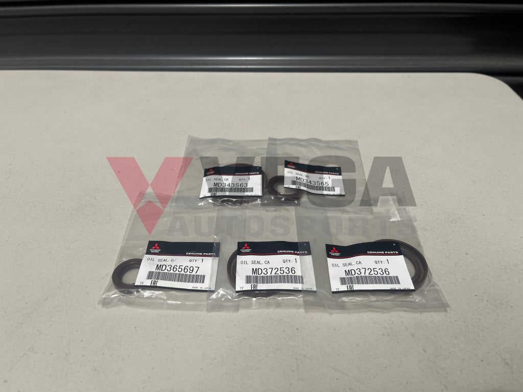 Camshaft / Crankshaft Oil Pump Sprocket Balancer Belt Seal Set (5-Piece) To Suit Mitsubishi Lancer