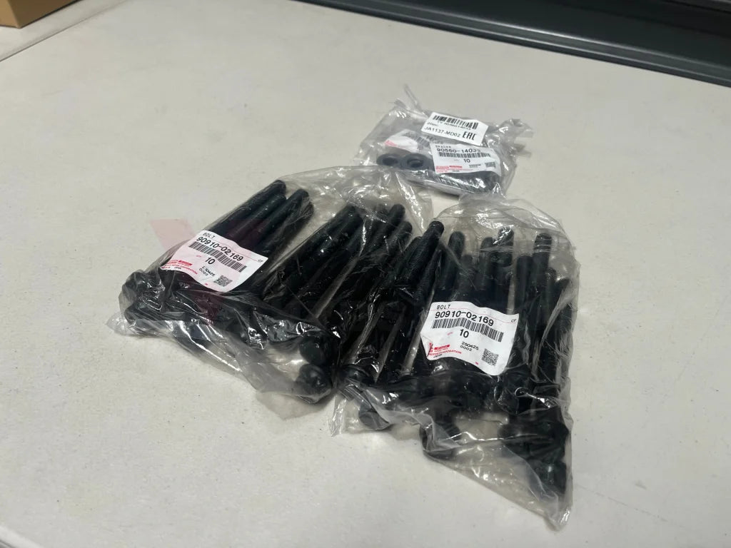 Cylinder Head Stud Set (40 piece) to suit Toyota Landcruiser 70 Series & 200 Series 1VDFTV 90910-02169 / 90560-14033