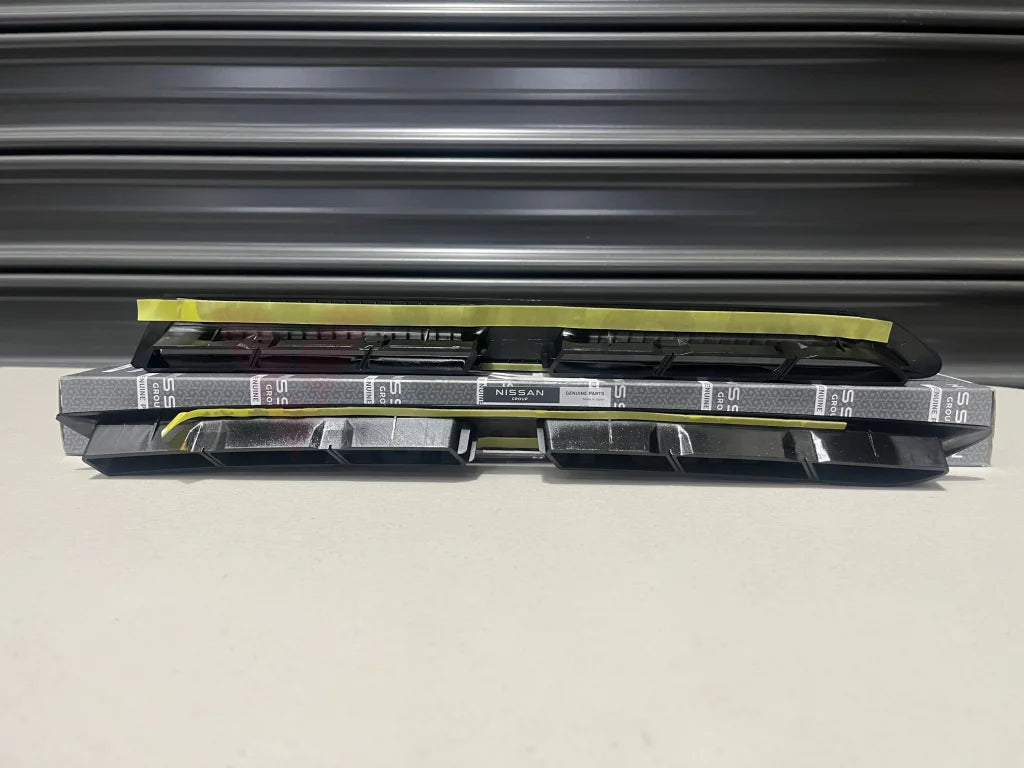 Front Fender Duct Set Rhs & Lhs (Gag Jet Black Pearl) To Suit Nissan Skyline R35 Gtr 63824-6Av2A /