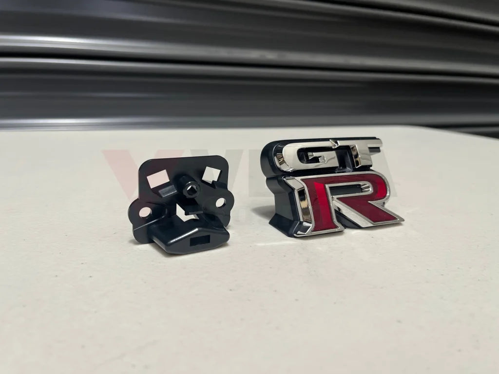 Front Grille Emblem To Suit Nissan R35 Gtr 62892-Jf60A / 62892-Jf01A Emblems Badges And Decals