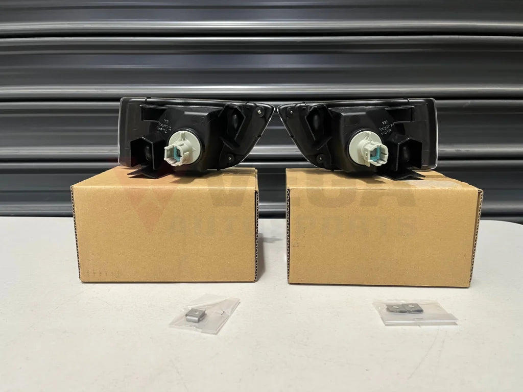 Front Indicator Set (Rhs & Lhs) To Suit Nissan Fair Lady Z32 300Zx Jdm 1999 26120-Vp126 /