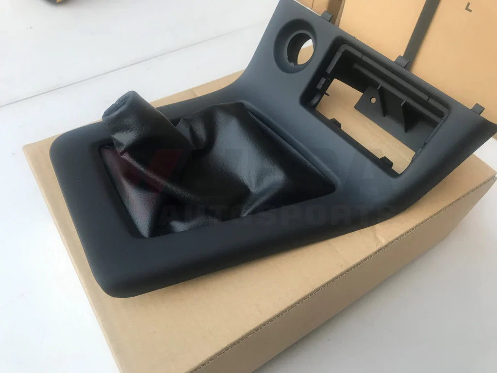 Gear Shift Boot & Surround - Series 1 Smooth Black - (5spd M/T) to suit Nissan Skyline R33 GTR / GTS25-t - Vega Autosports