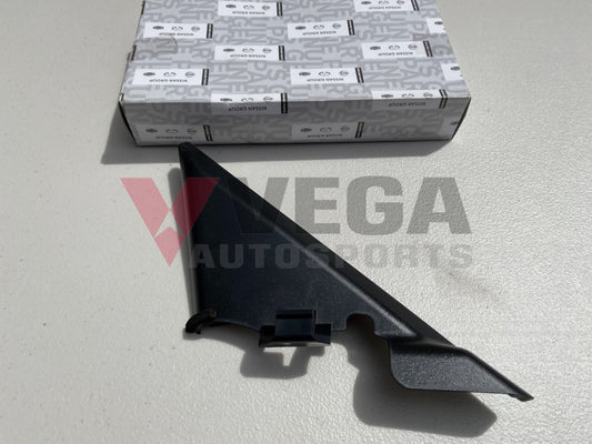 Genuine Nissan Front Door Seal Trim Set to suit Nissan Skyline R34 GTR / GTT / GTV - Vega Autosports