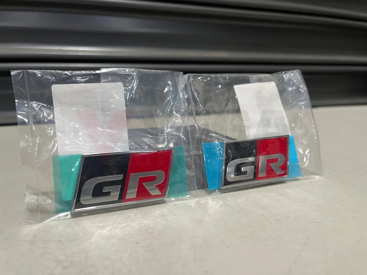 Gr Front Fender Emblem Set (Rhs & Lhs) To Suit Toyota Corolla Gzea14 75361-12140 / 75362-12240
