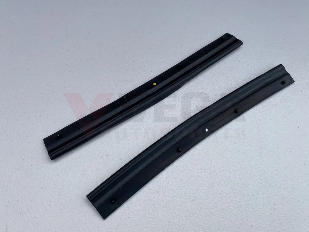 Hood Seal Set RHS/LHS to suit Nissan Skyline R33 GTR *Out of Production* - Vega Autosports