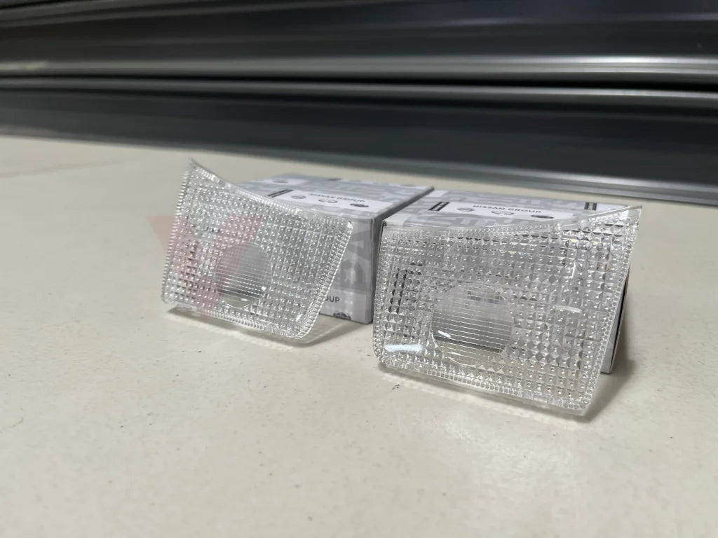 Map Light Set Rhs & Lhs (Clear) To Suit Nissan R35 Gtr 26431-Jf00A / 26432-Jf00A Electrical