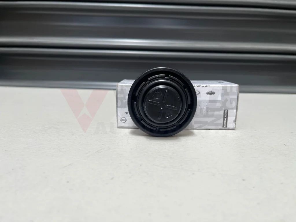 Oil Filler Cap To Suit Nissan S13 / S14 S15 R33 R34 C34 A31 N14 N15 N16 15255-1P103 Engine