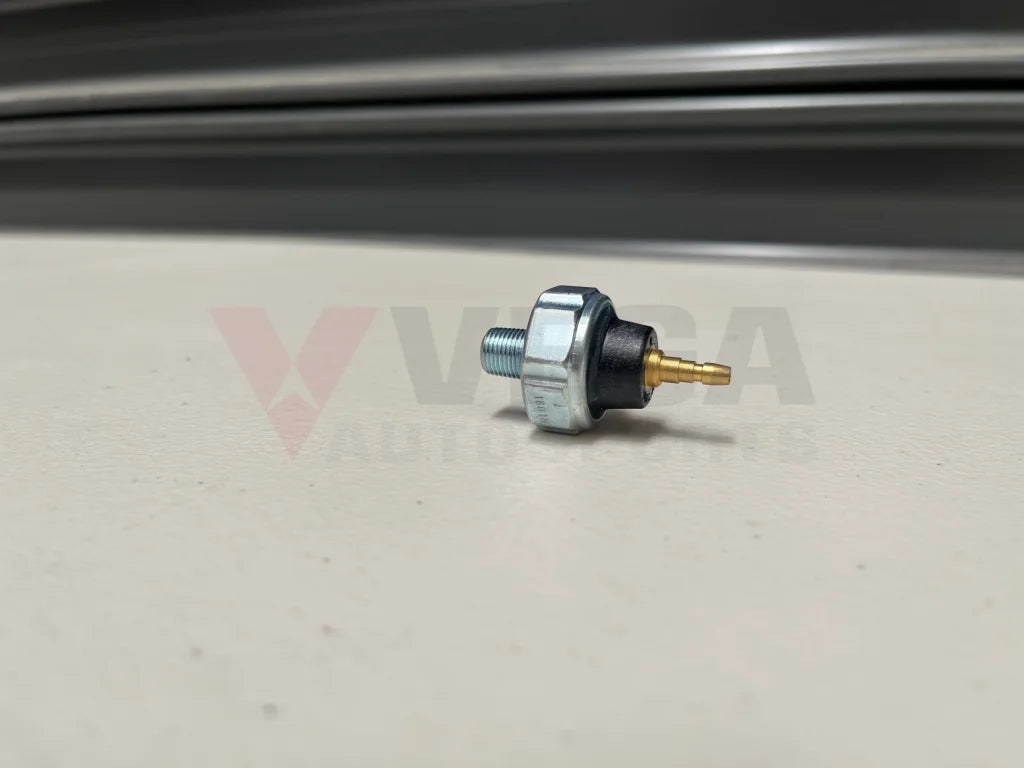 Oil Pressure Switch To Suit Datsun 1200 B10 B110 B310 240Z 510 A12 A15 L14 25240-G150A Electrical