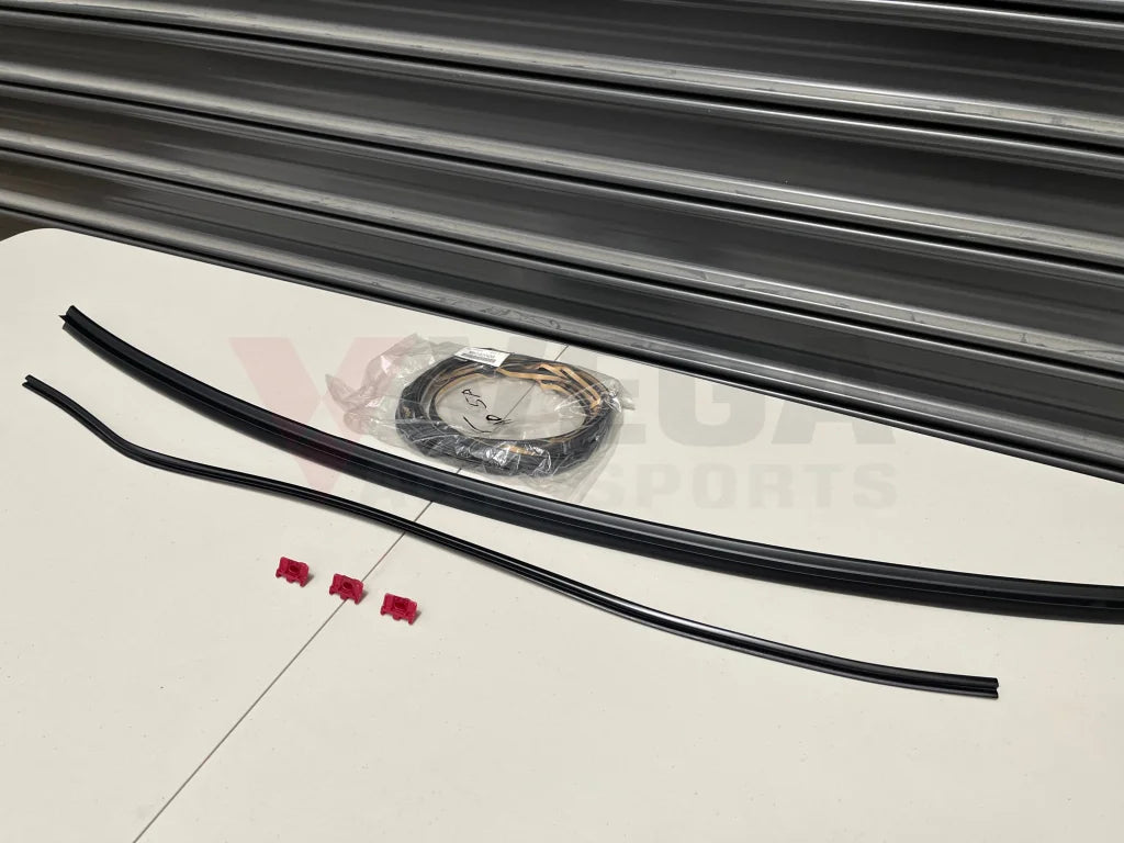 Rear Windscreen Moulding Kit To Suit Mitsubishi Lancer Evolution 5 / 6 6.5 Cp9A Exterior