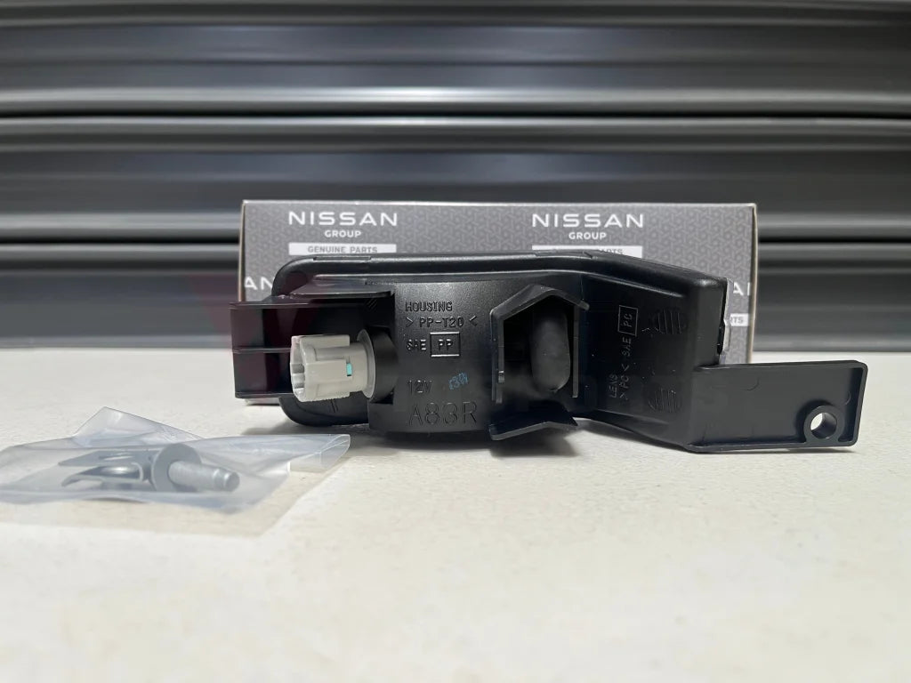 Reverse Light (RHS) to suit Nissan Skyline R34 GTR / 20GT / 25GT / 25GT-4 / 25GT-t / GT-V - Early Model Electrical