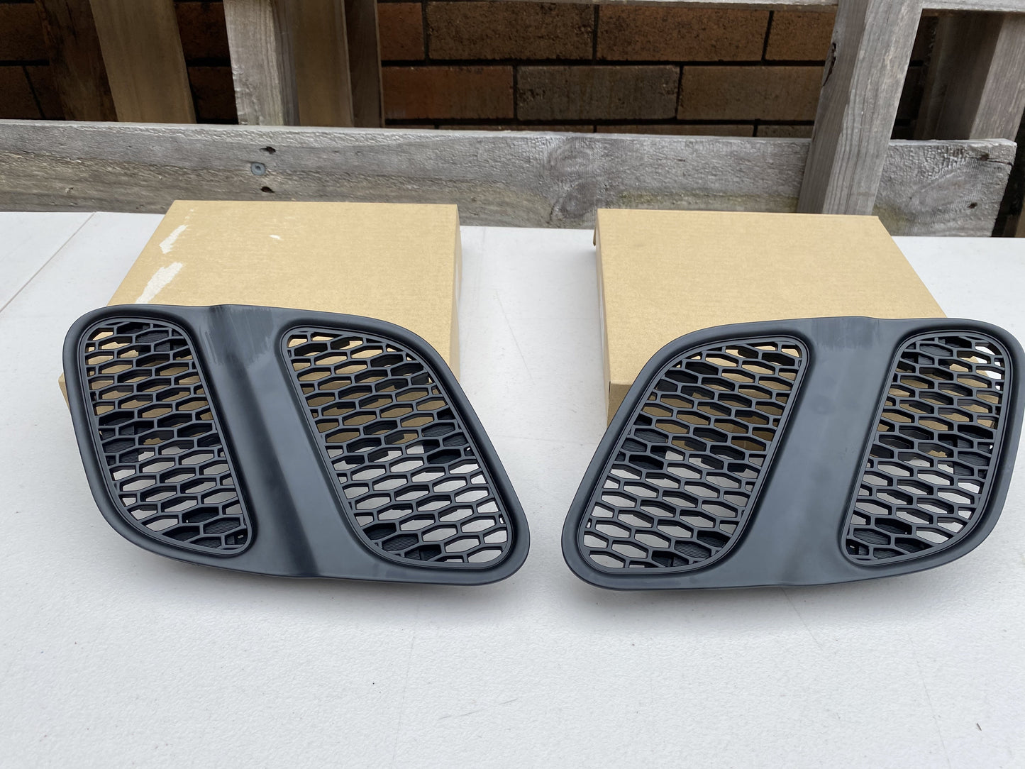 Hood Grille Set Rhs / Lhs To Suit Subaru Impreza Wrx Gc8 1997 2001 Exterior