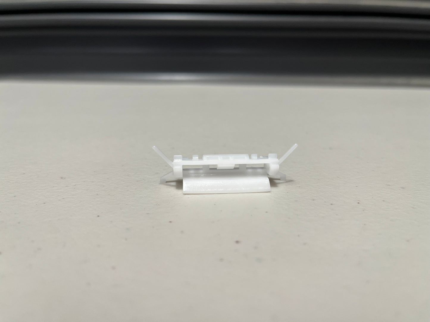 Drip Mould Clip (Clear) To Suit Mitsubishi Lancer Evolution 4 / 5 6 6.5 Mr191500 Exterior