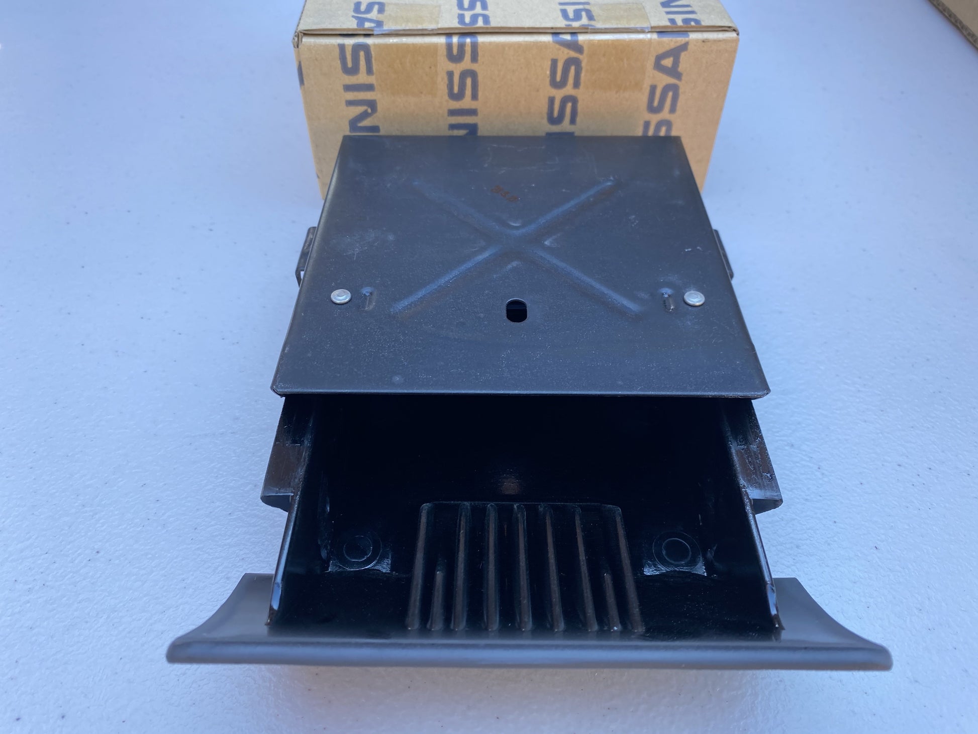 Interior Centre Console Ashtray to suit Datsun Sunny B110 / B120 - Vega Autosports