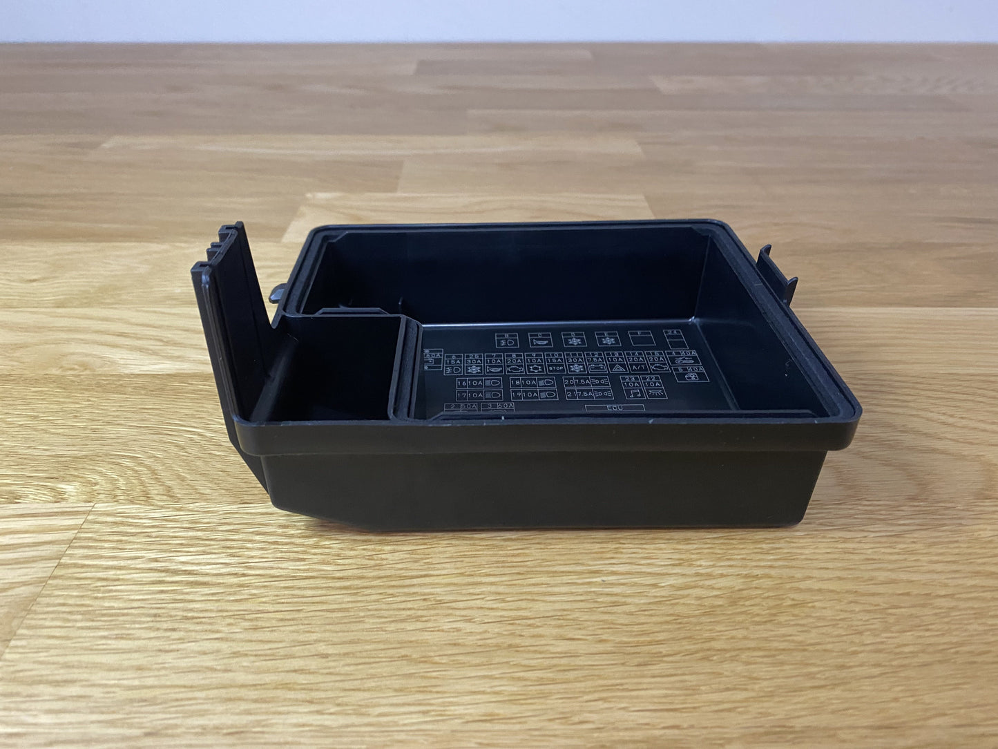 Engine Relay Fuse Box Cover To Suit Mitsubishi Lancer Evolution 7 / 8 9 (5-Speed) Ct9A Electrical