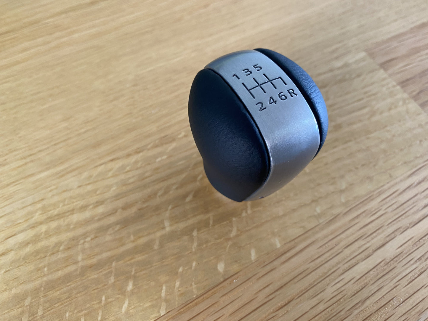 Genuine Nissan Gear Knob to suit Nissan Skyline R34 GTR V-spec 2  (08/2000- Onwards) - Vega Autosports