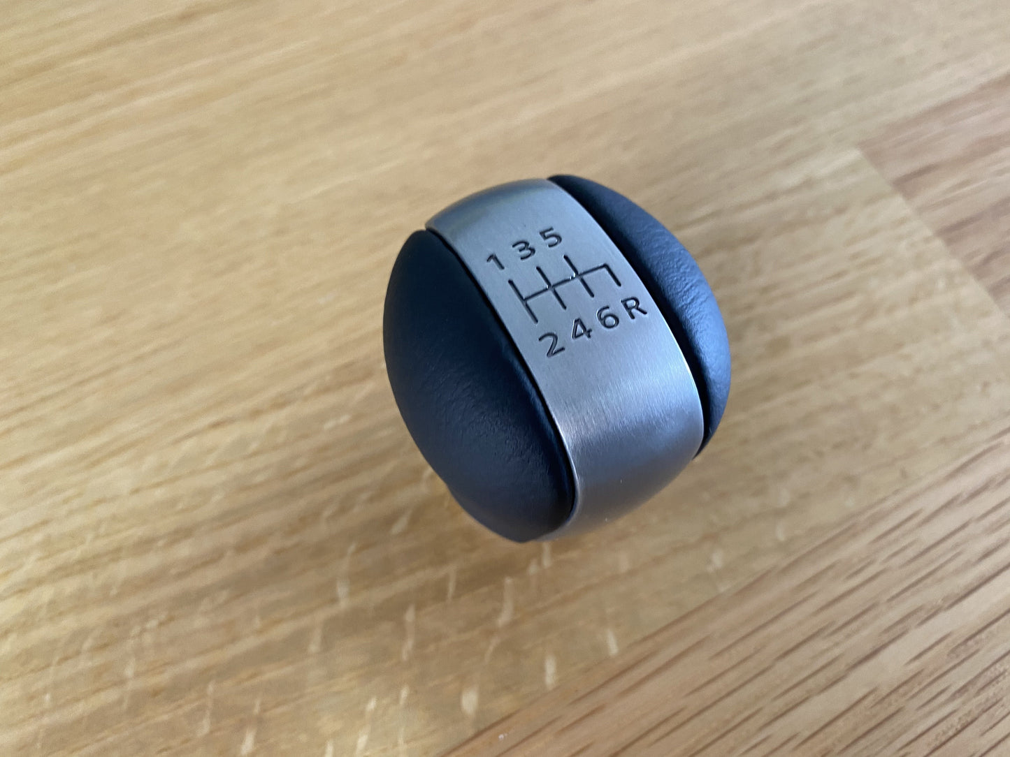 Genuine Nissan Gear Knob to suit Nissan Skyline R34 GTR V-spec 2  (08/2000- Onwards) - Vega Autosports