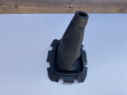 Shift Boot Black to suit Subaru 98-02 Forester / 99-01 Impreza WRX - Vega Autosports
