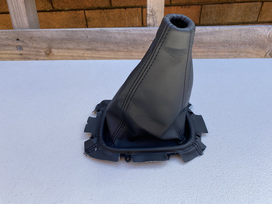 Shift Boot Black to suit Subaru 98-02 Forester / 99-01 Impreza WRX - Vega Autosports