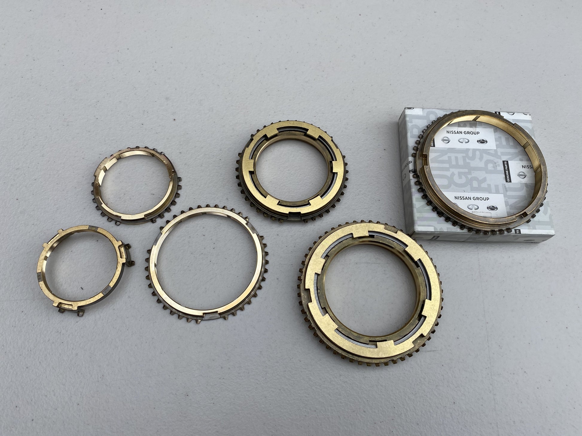 Synchroniser Ring Set (1st to 5th plus Reverse) to suit Nissan Skyline R33 GTR Series 3 Gearbox - Vega Autosports