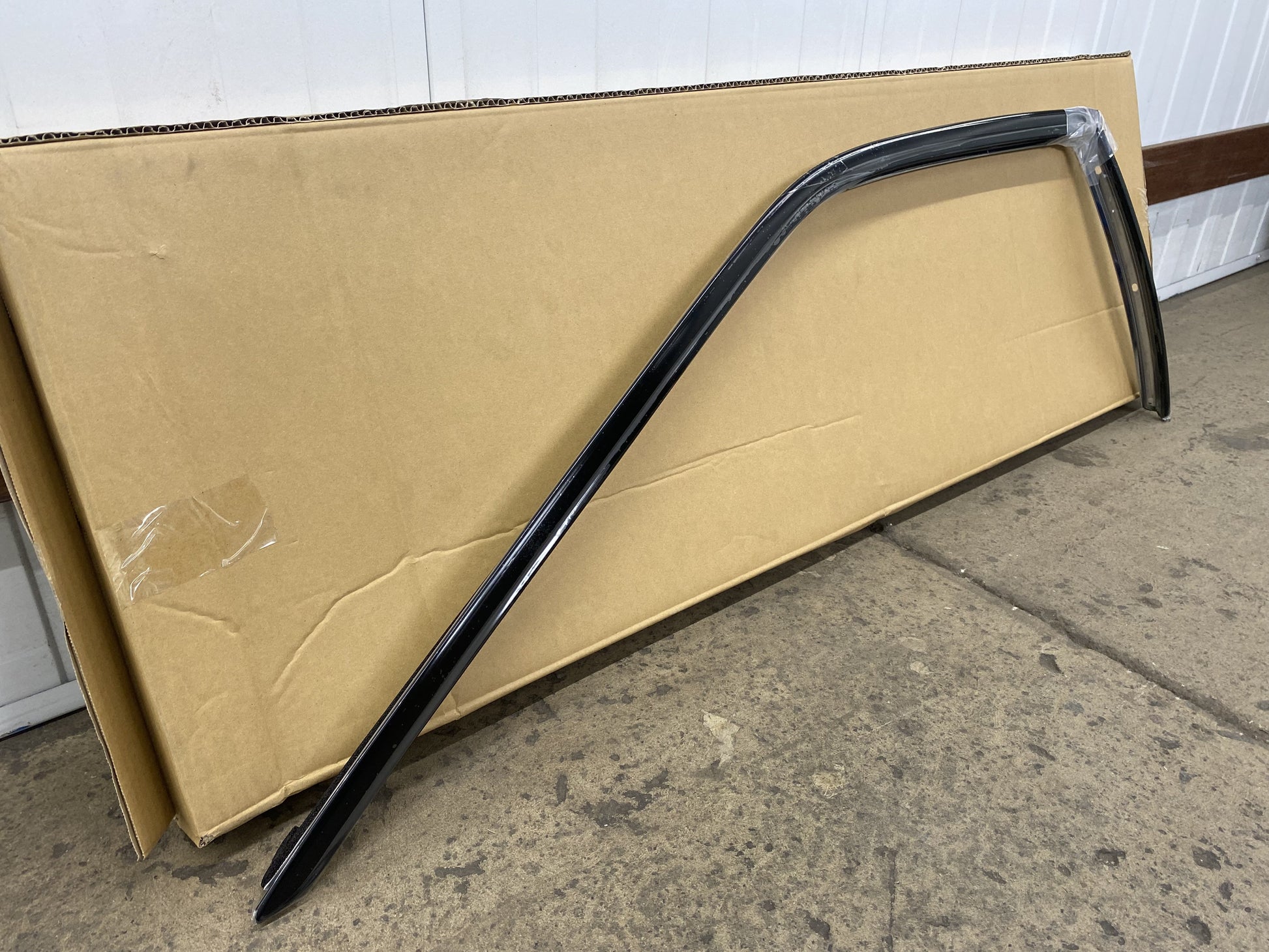 Upper Weatherstrip Retainer Moulding (Lhs) To Suit R32 Gtr / Gts-T (All Coupe) Genuine Nissan