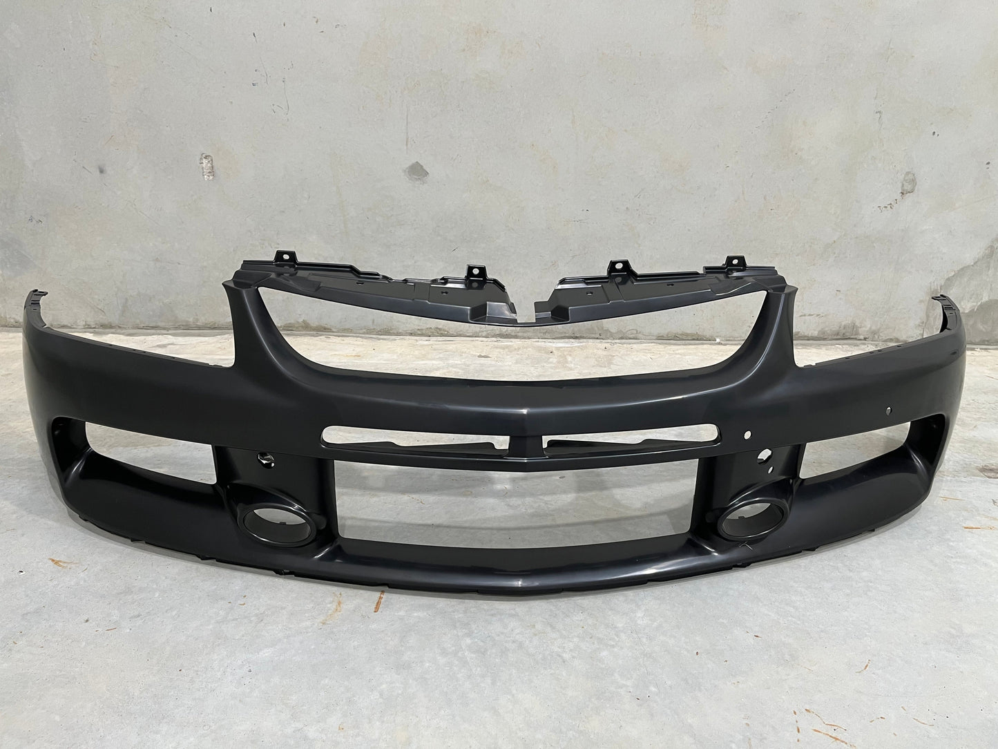 Front Bumper To Suit Mitsubishi Lancer Evolution 9 Exterior