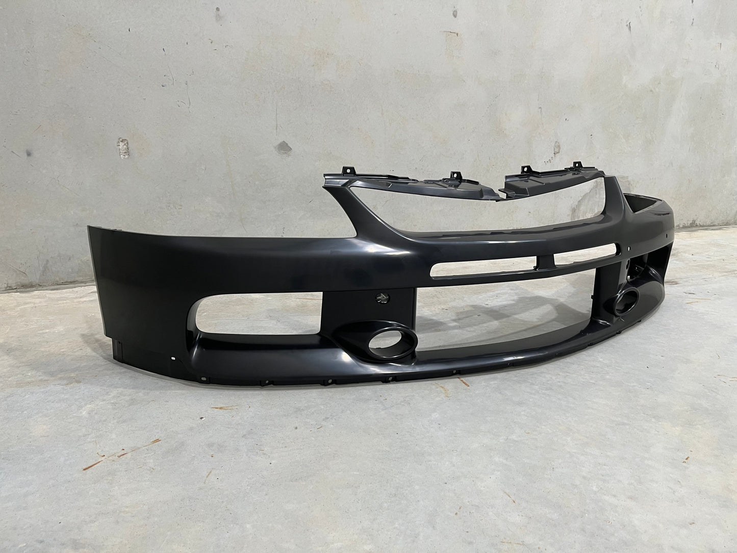Front Bumper To Suit Mitsubishi Lancer Evolution 9 Exterior