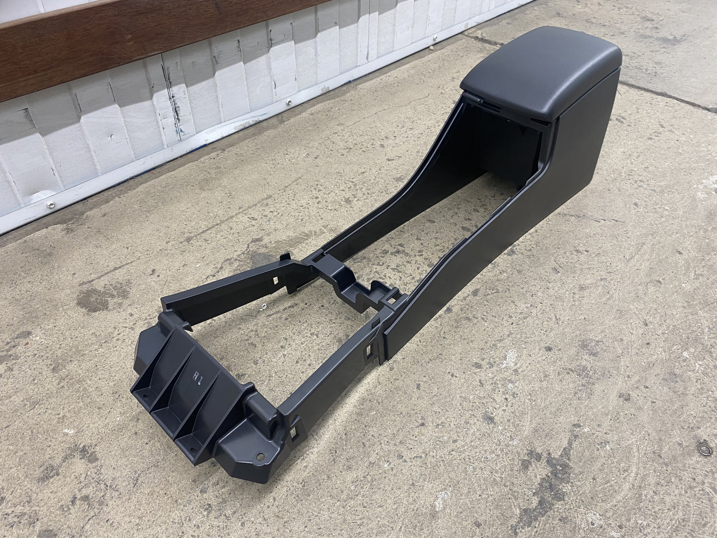 Floor Console Box Assembly To Suit Subaru Impreza Wrx Sti Gd / Gdf Interior