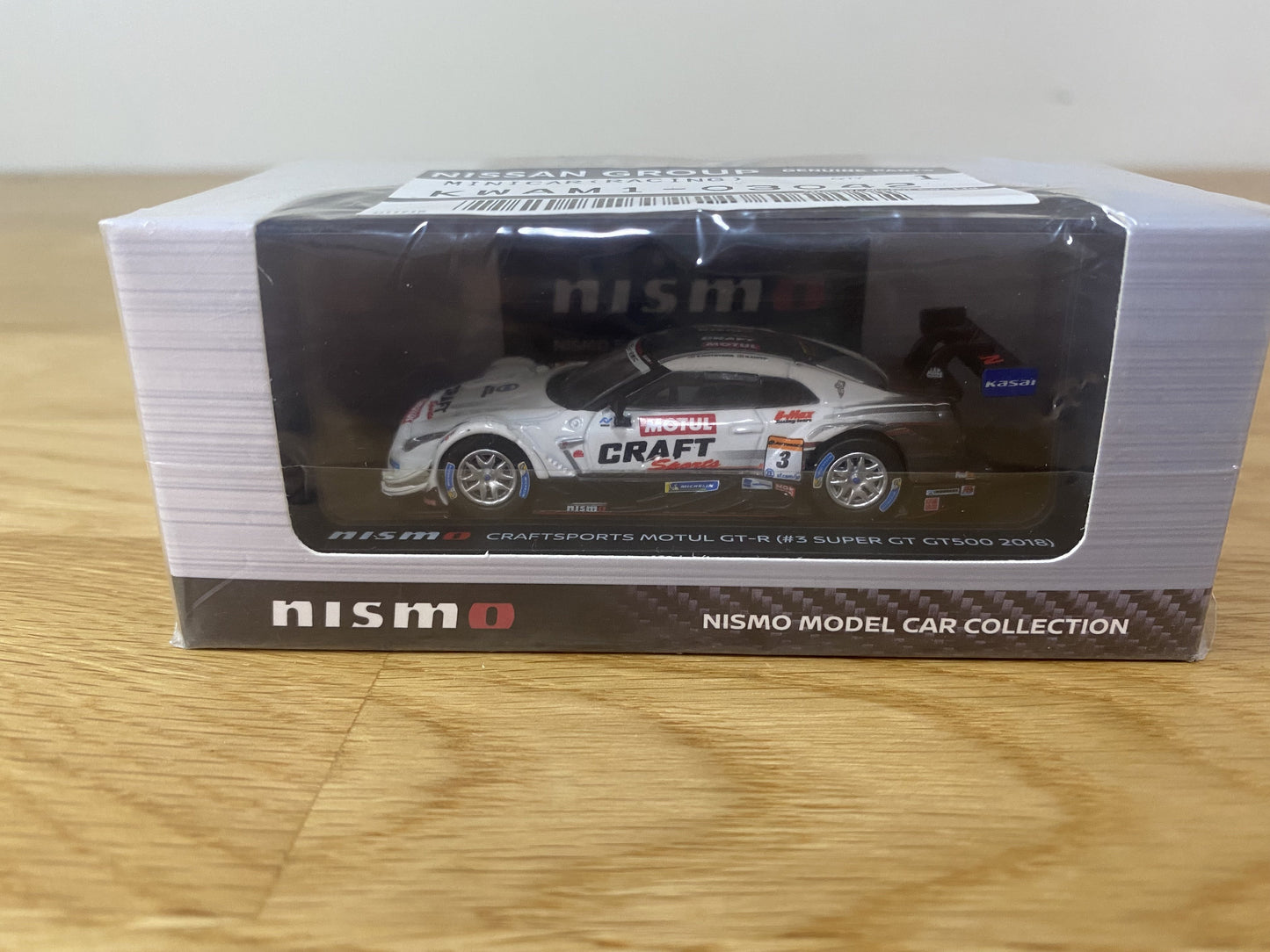 Genuine Nissan Craftsports Motul Gt-R (#3 Super Gt Gt500 2018) 1:64 Scale Merchandise
