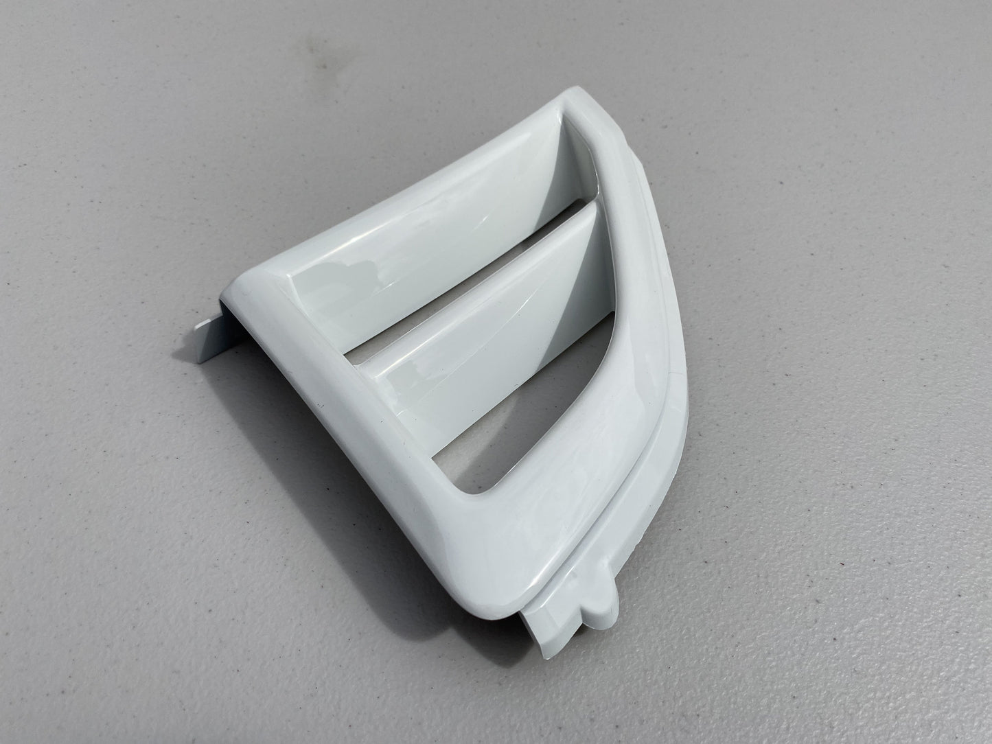 Driver Side Bumper Vent (White) to suit Mitsubishi Lancer Evolution 6.5 TME CP9A - Vega Autosports