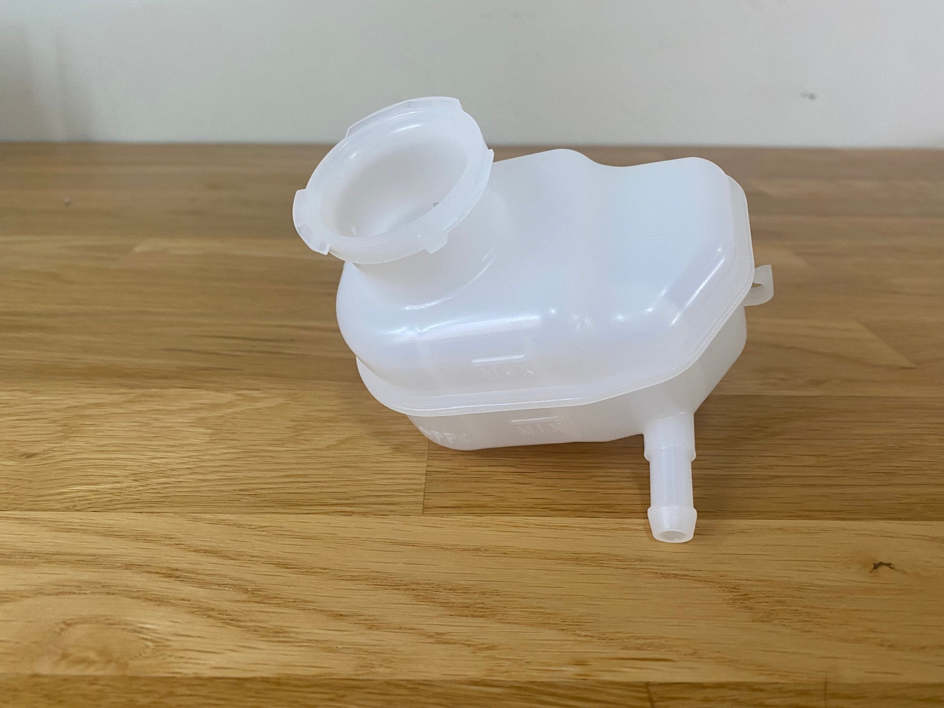 Brake Master Fluid Reservoir To Suit Mitsubishi Lancer Evolution 7 / 8 9 Ct9A Brakes