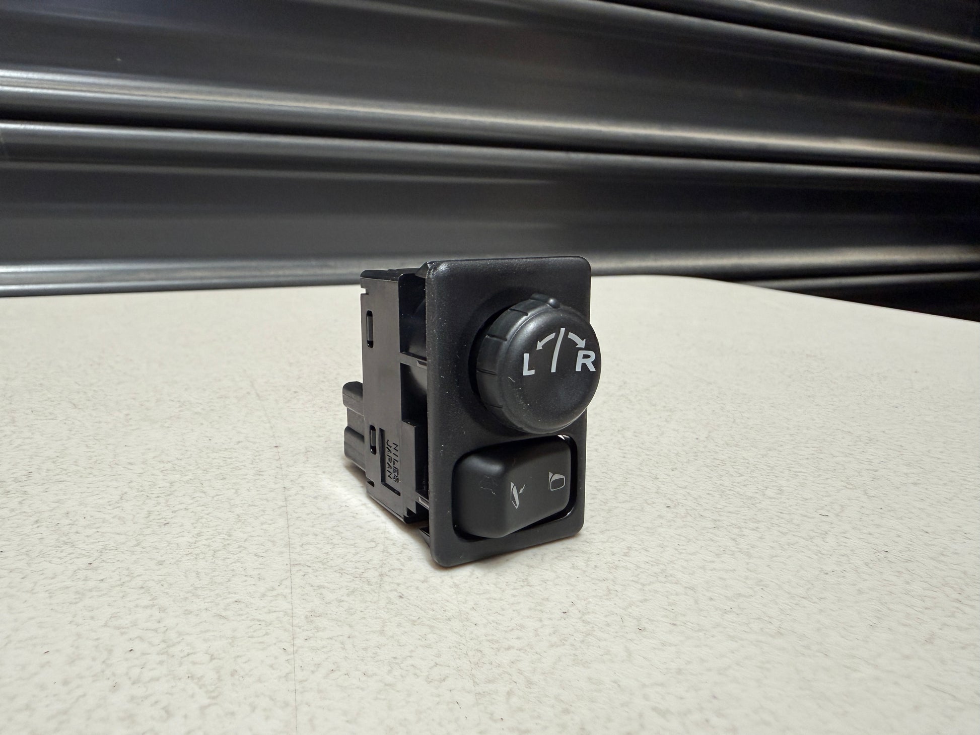 Mirror Control Switch to suit Nissan Skyline R34 08.2000~Onwards 25570-4M420 - Vega Autosports