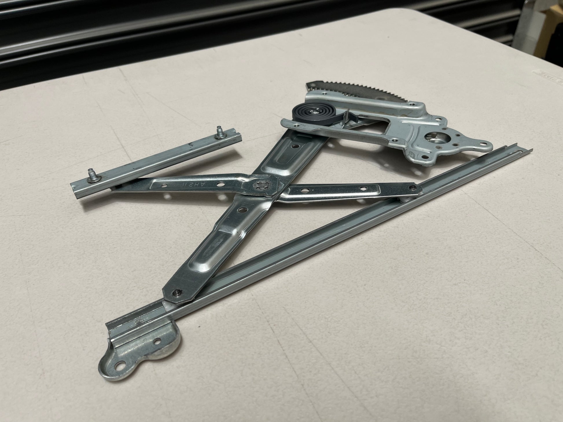 Window Regulator Assembly Rhs To Suit Nissan Skyline R34 - Coupe Models Interior