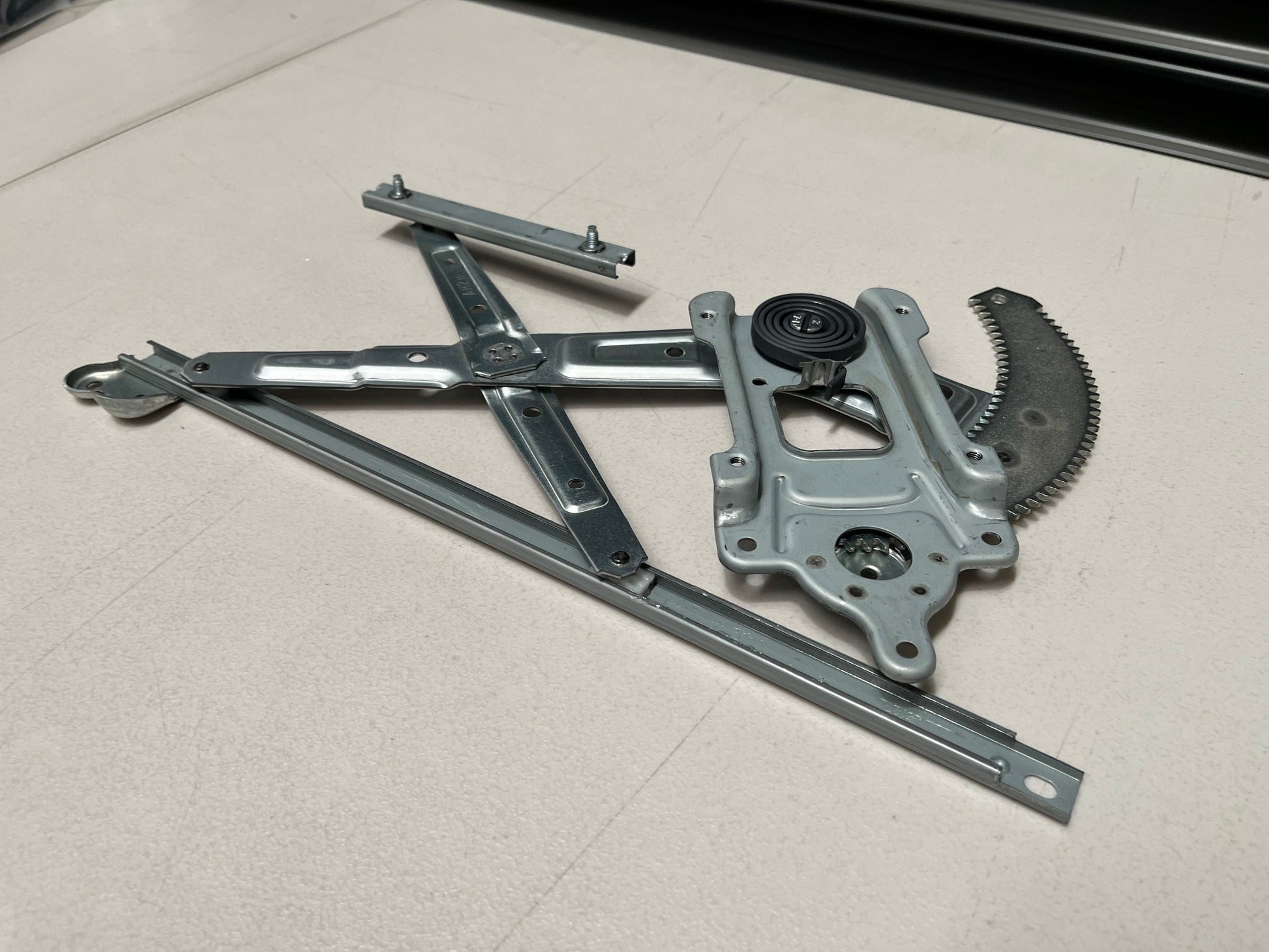 Window Regulator Assembly Rhs To Suit Nissan Skyline R34 - Coupe Models Interior