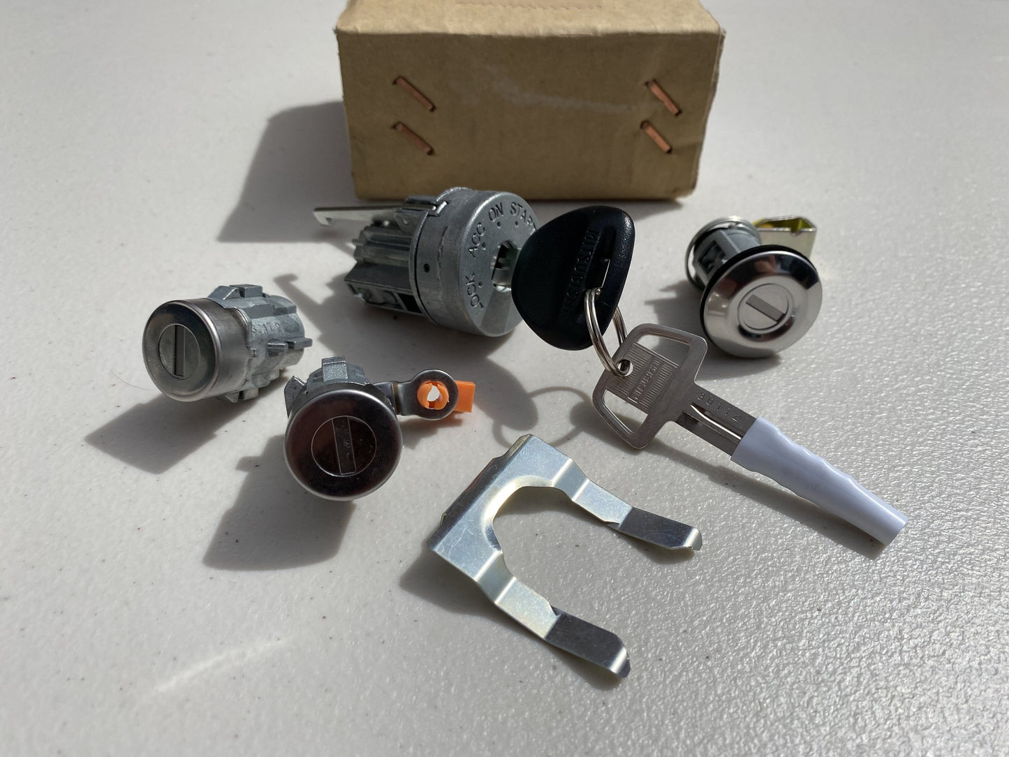Genuine Mitsubishi Lock Set to suit Mitsubishi Lancer Evolution 5 / 6 RS CP9A - Vega Autosports