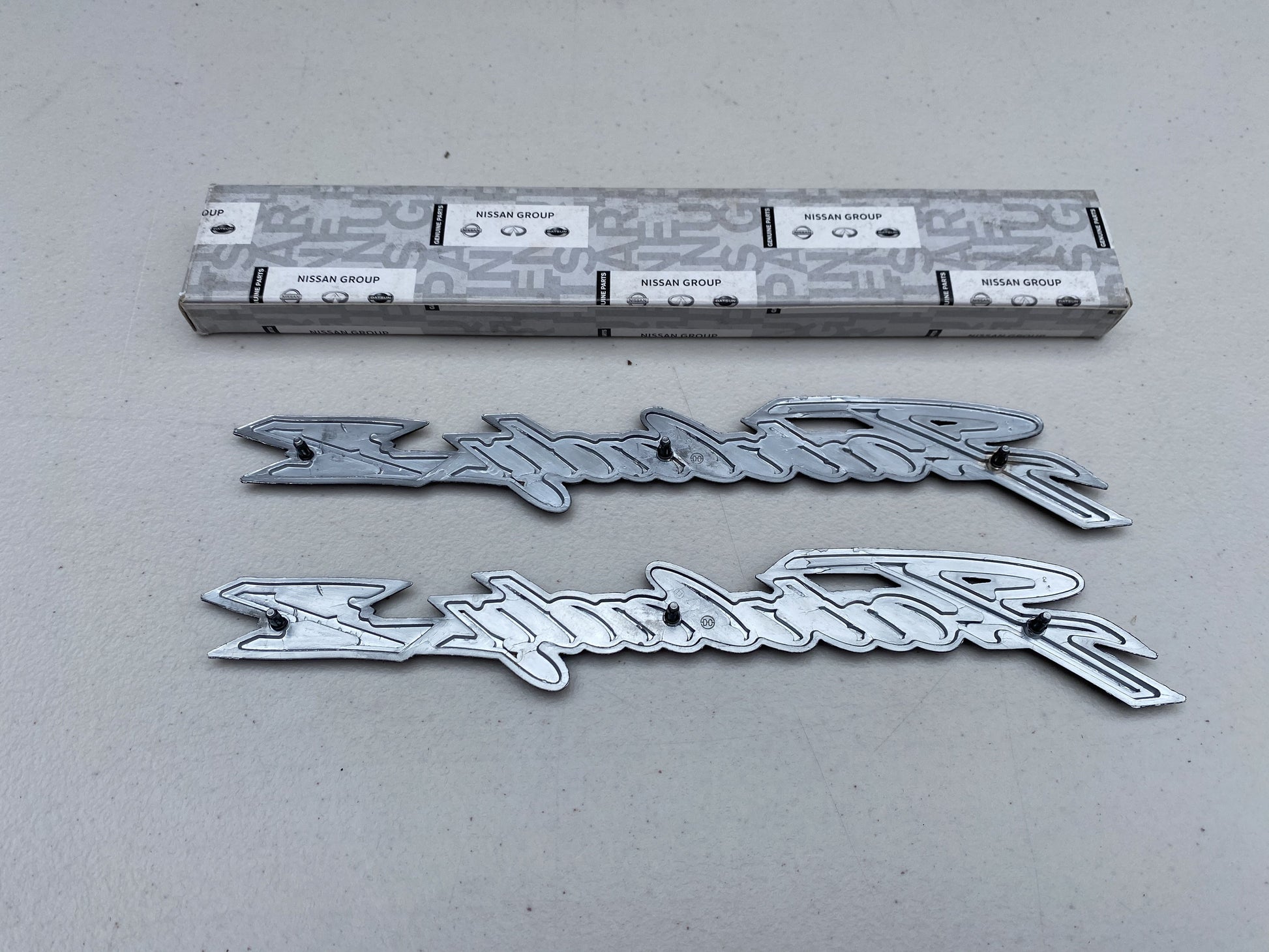 'Fairlady Z' Emblem Set to suit Datsun 240Z S30 - Vega Autosports