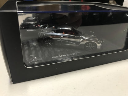 Genuine Nissan Skyline R35 GTR - Nismo Chrome 1/43 Model - Vega Autosports