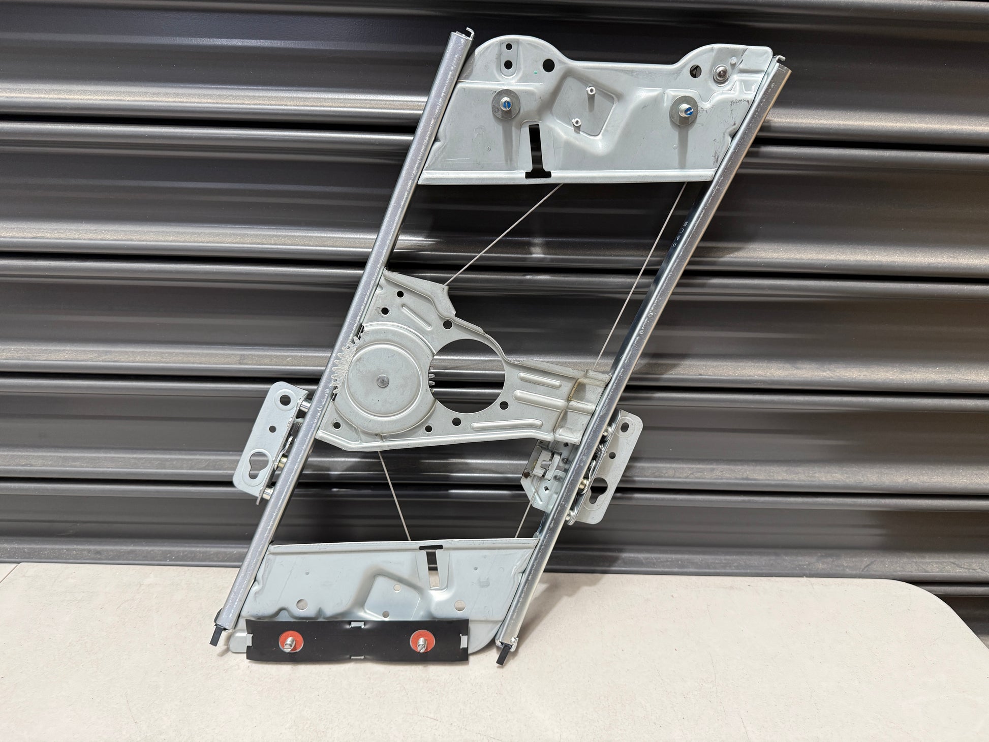 Door Window Regulator (RHS) to suit Nissan Skyline R32 GTR / GTS-T Coupe 80720-04U20 - Vega Autosports