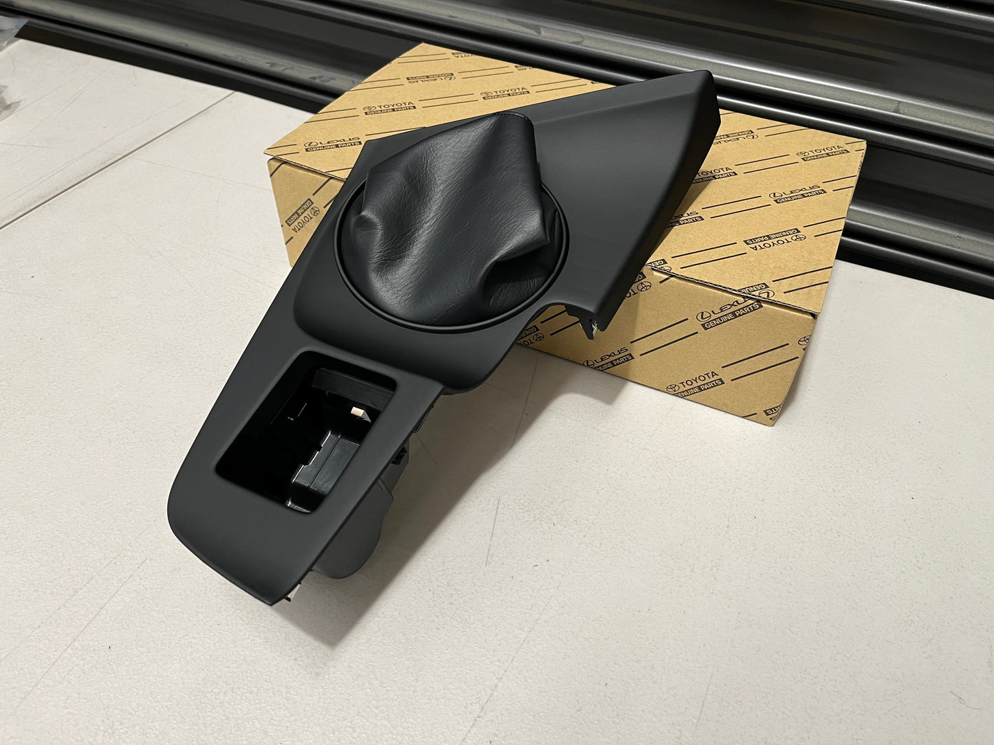 Shifter Surround (Series 1) To Suit Toyota Supra Jza80 / Mk4- 58804-14040 Interior