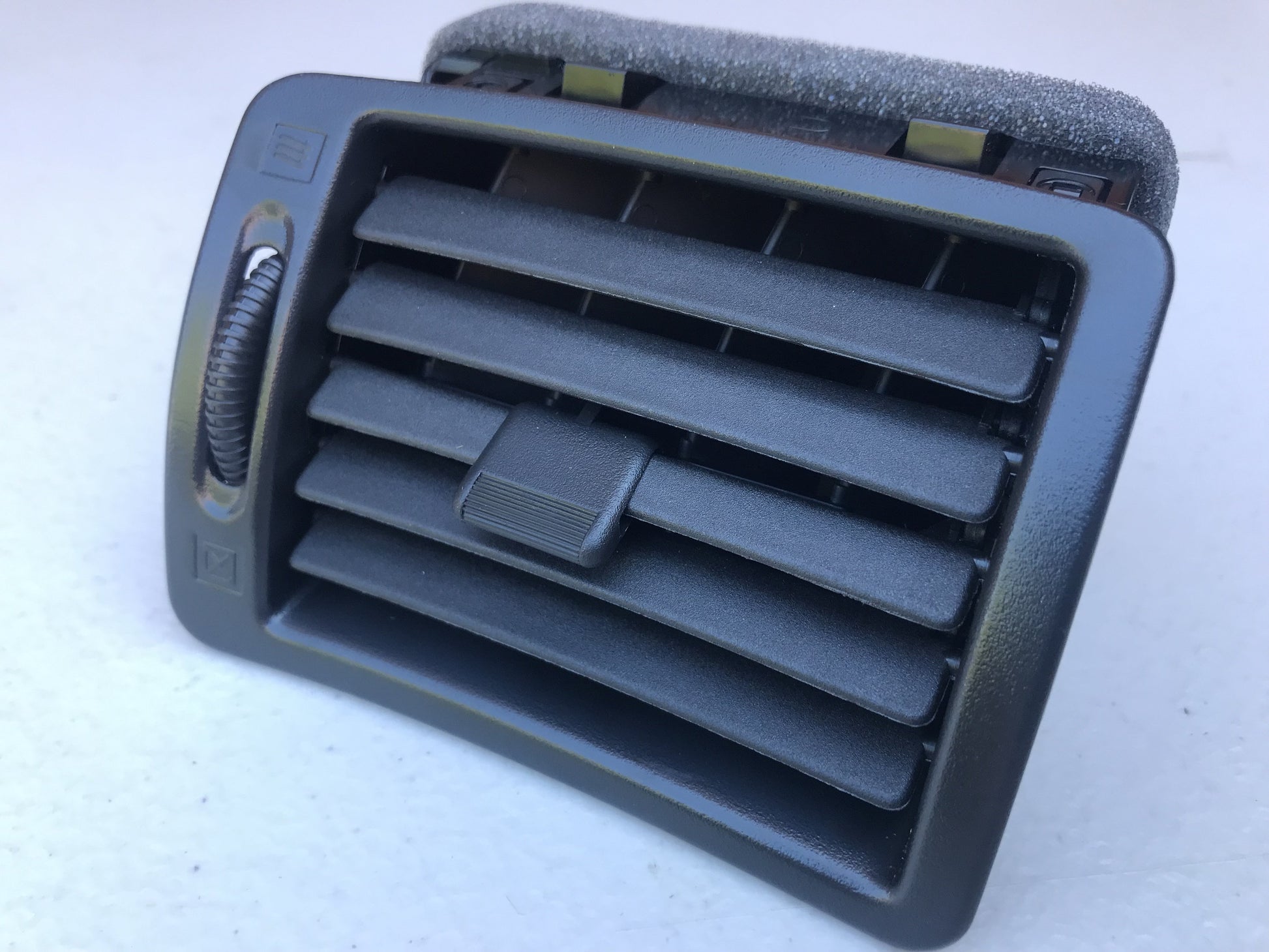 Air Vent (LHS / Passenger) to suit Nissan Skyline R32 (All) - Vega Autosports