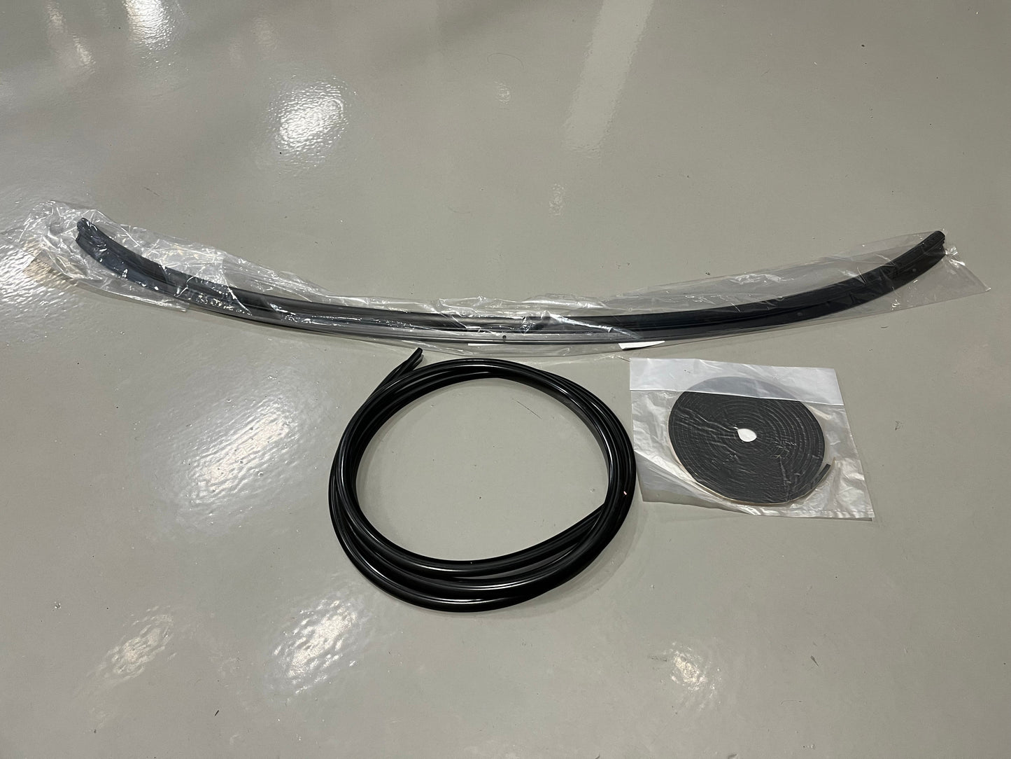 Rear Windscreen Fitting Kit To Suit Nissan Silvia S14 Exterior