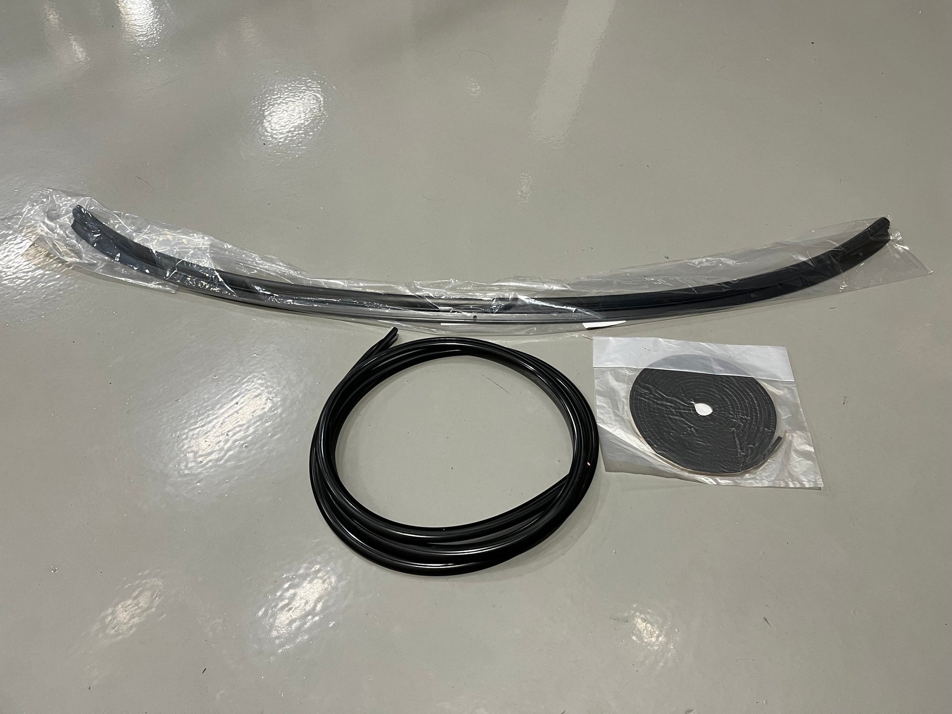 Rear Windscreen Fitting Kit To Suit Nissan Silvia S14 Exterior