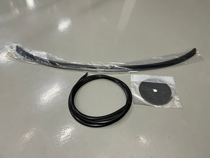 Rear Windscreen Fitting Kit To Suit Nissan Silvia S14 Exterior