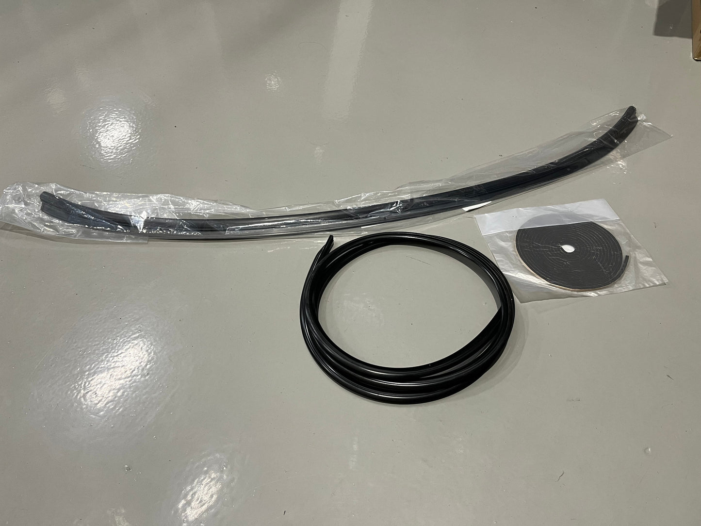 Rear Windscreen Fitting Kit To Suit Nissan Silvia S14 Exterior