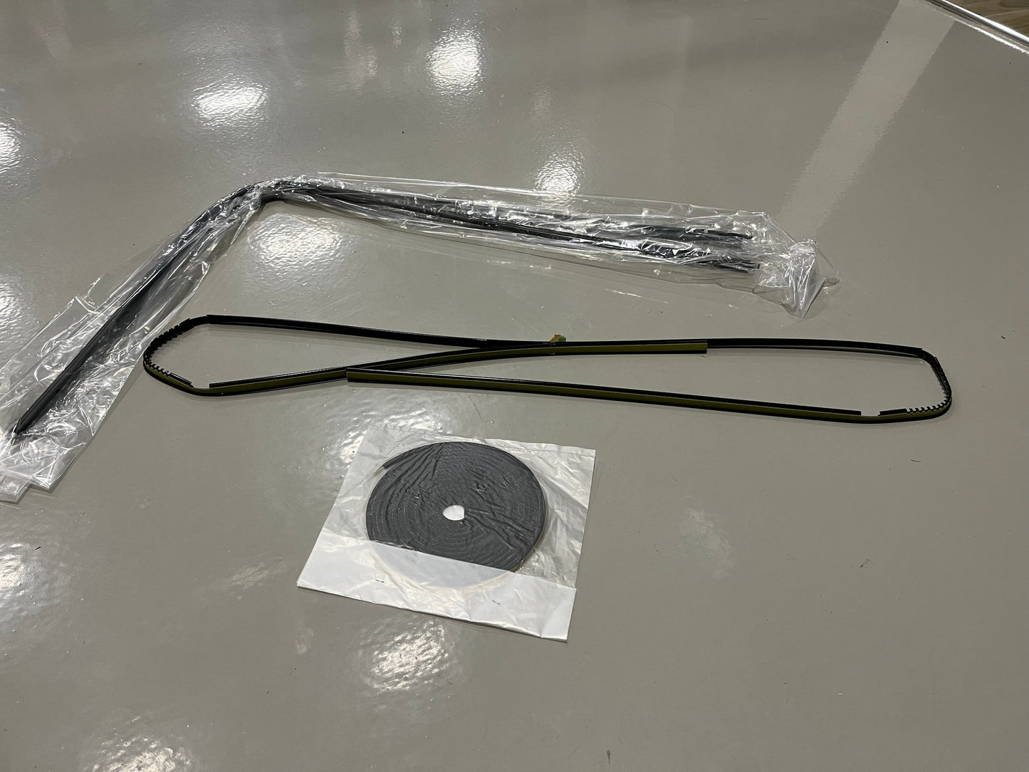 Front Windscreen Fitting Kit To Suit Nissan Silvia S14 Exterior