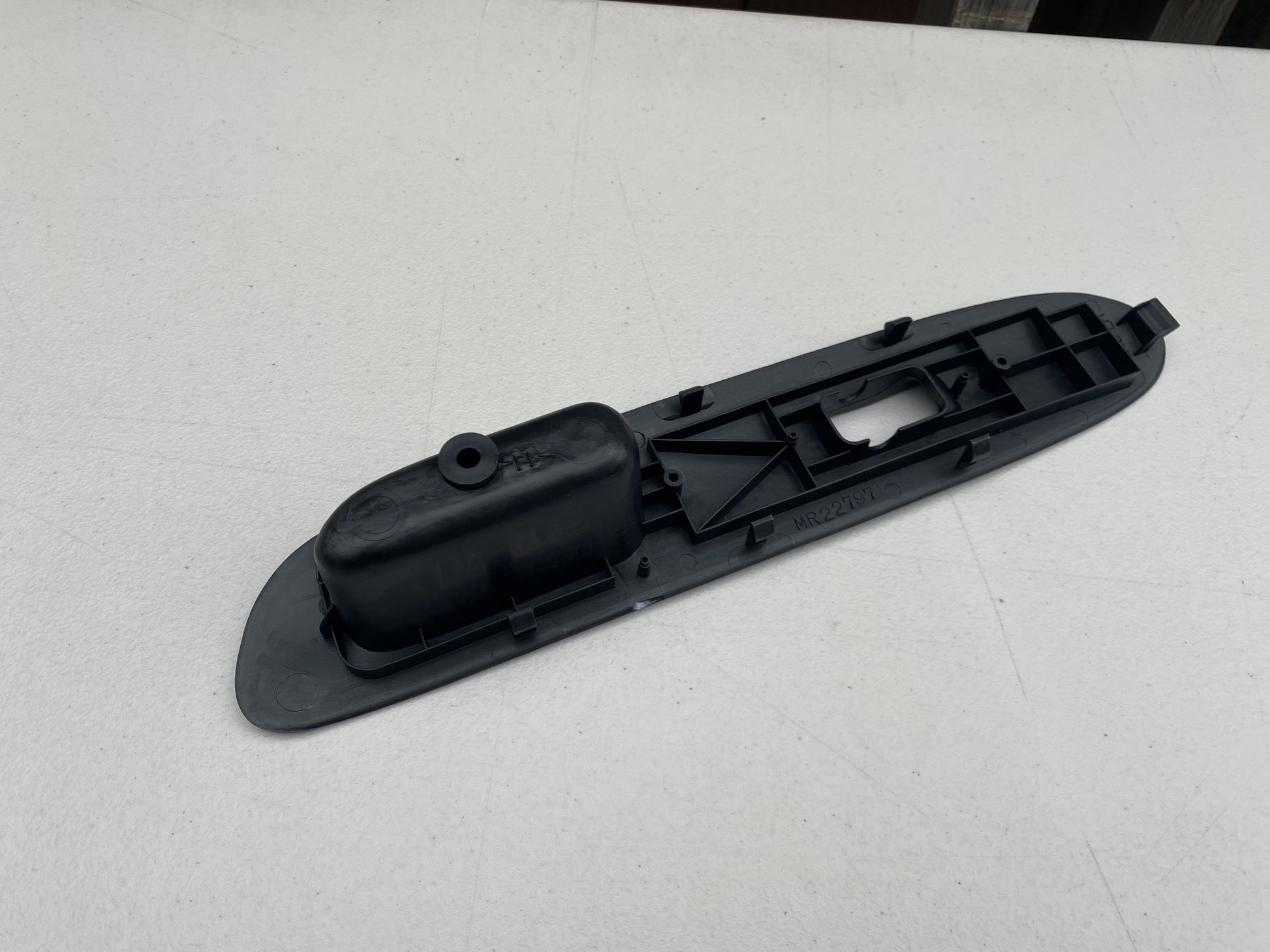 Front Door Power Window Switch Trim (Lhs) To Suit Mitsubishi Lancer Evolution 4 / 5 6 6.5 Cp9A
